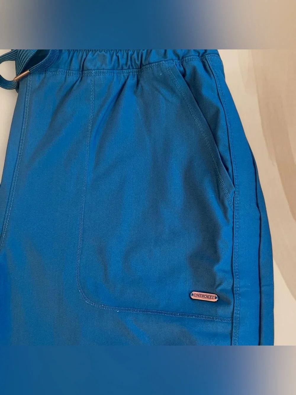 Cherokee Blue Scrub Set - Top size:  Small &  Pants size : Medium /Tall